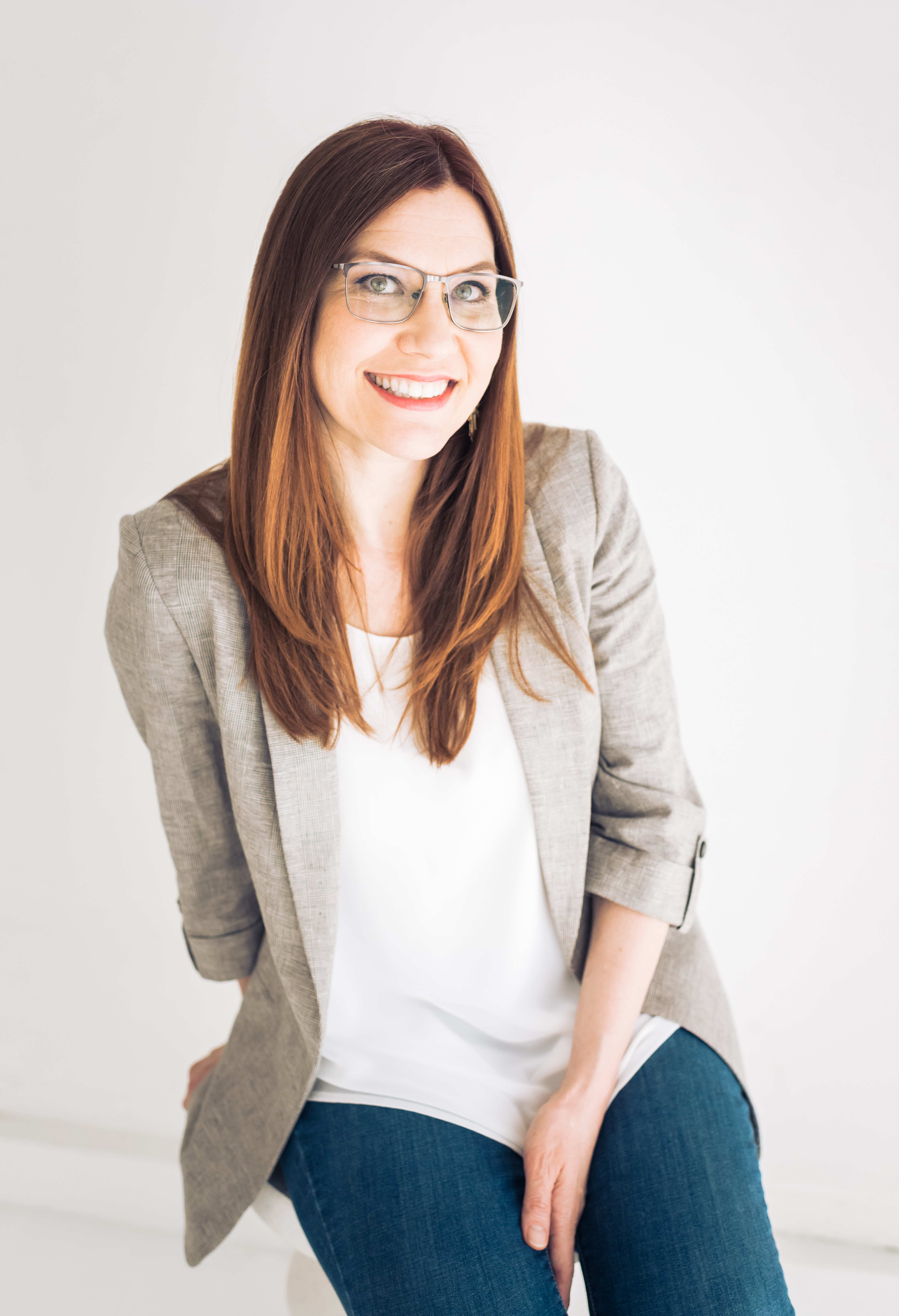Andrea Guido LCSW headshot, professional portrait